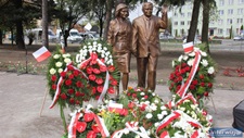 Odsłonięcie pomnika Lecha i Marii Kaczyńskich w Białej Podlaskiej - ZDJĘCIA